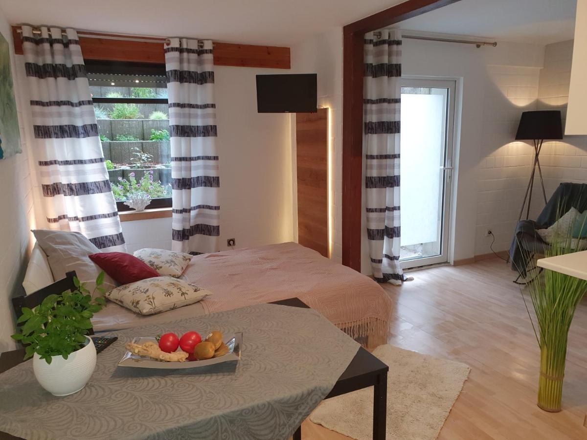Privat , Eigene Eigang, Eigene Badezimmer, Und Eigene Küche * Straelen